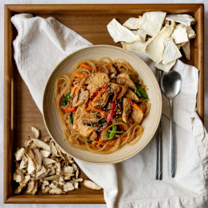 Recette de Japchae aux légumes et champignons