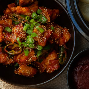 Recette Dwaejigogi Bokkeum Poitrine de porc épicée coréenne